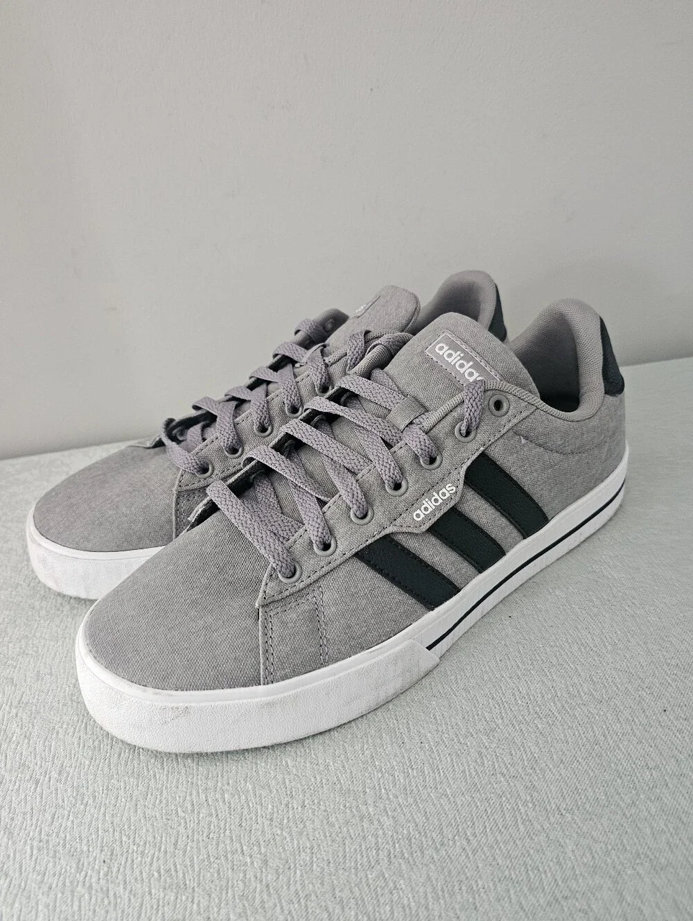 ADIDAS Daily 3.0 Mens Skateboarding Sneaker In Dove Gray & Black